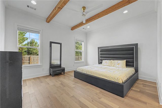 1302 Clarendon Avenue, Bentonville, AR 72713
