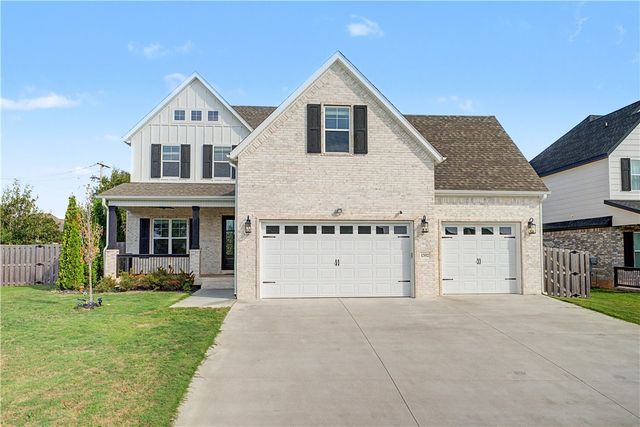 1302 Clarendon Avenue, Bentonville, AR 72713