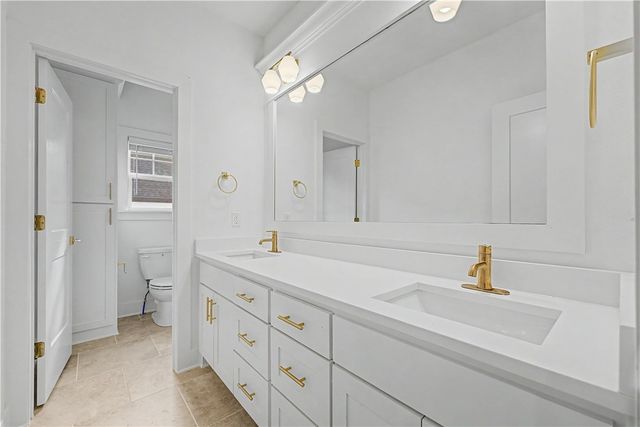 1302 Clarendon Avenue, Bentonville, AR 72713