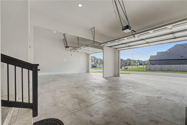 1302 Clarendon Avenue, Bentonville, AR 72713
