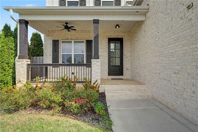 1302 Clarendon Avenue, Bentonville, AR 72713
