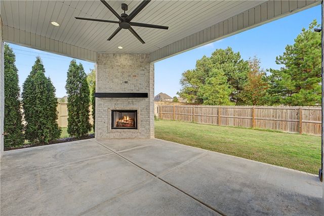 1302 Clarendon Avenue, Bentonville, AR 72713