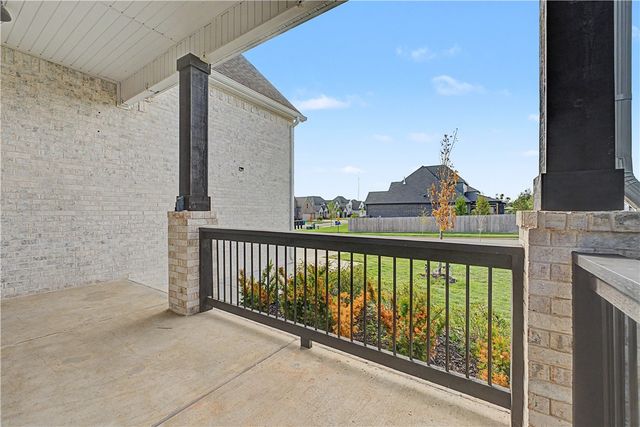 1302 Clarendon Avenue, Bentonville, AR 72713