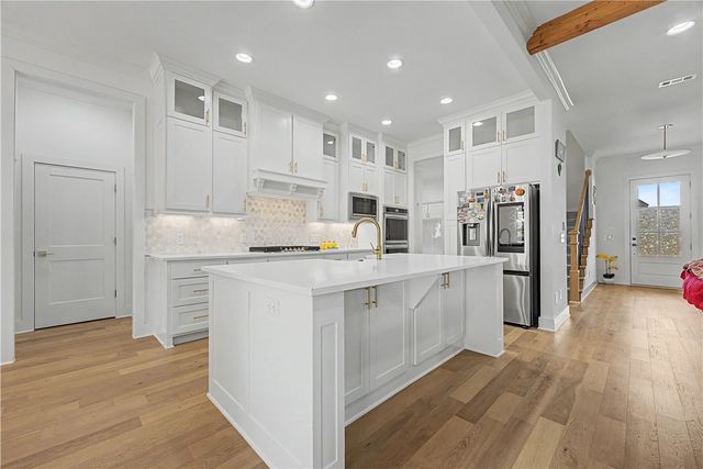1302 Clarendon Avenue, Bentonville, AR 72713