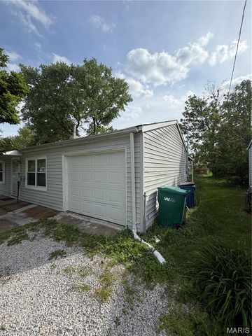 37 Westwood Drive, Cahokia, IL 62206