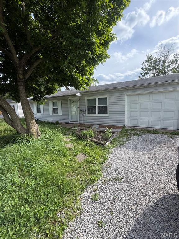 37 Westwood Drive, Cahokia, IL 62206