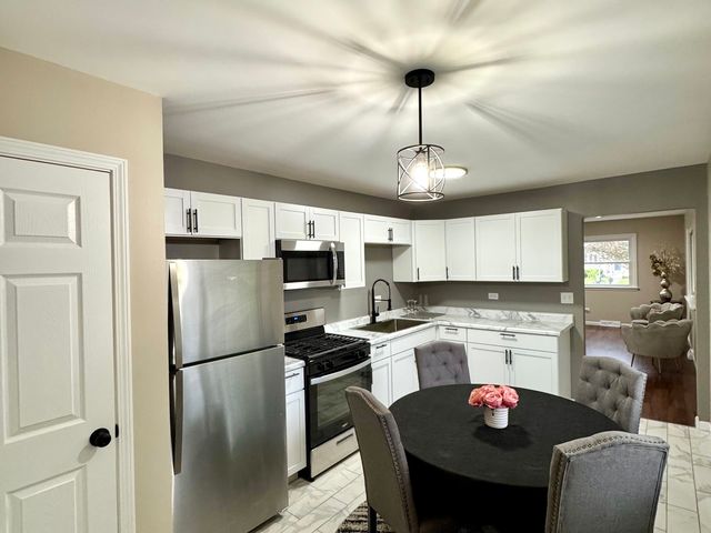 1224 Landon Avenue, Winthrop Harbor, IL 60096