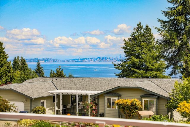 8151 E Seaview Drive, Port Orchard, WA 98366