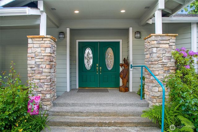 8151 E Seaview Drive, Port Orchard, WA 98366