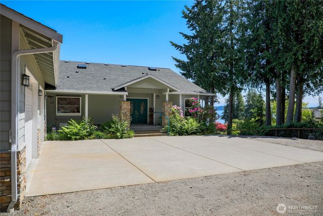 8151 E Seaview Drive, Port Orchard, WA 98366