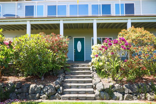 8151 E Seaview Drive, Port Orchard, WA 98366