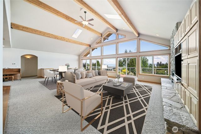 8151 E Seaview Drive, Port Orchard, WA 98366