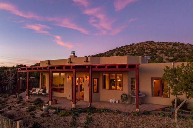 54 Calle Alexia, Santa Fe, NM 87508