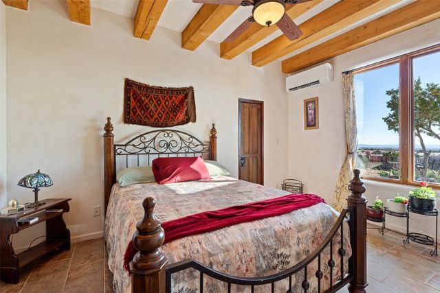 54 Calle Alexia, Santa Fe, NM 87508