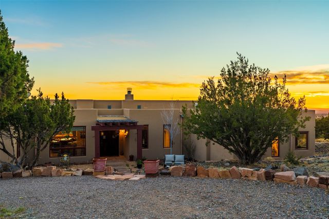 54 Calle Alexia, Santa Fe, NM 87508