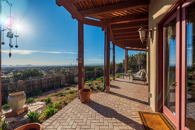 54 Calle Alexia, Santa Fe, NM 87508