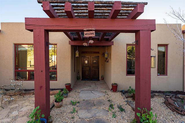 54 Calle Alexia, Santa Fe, NM 87508