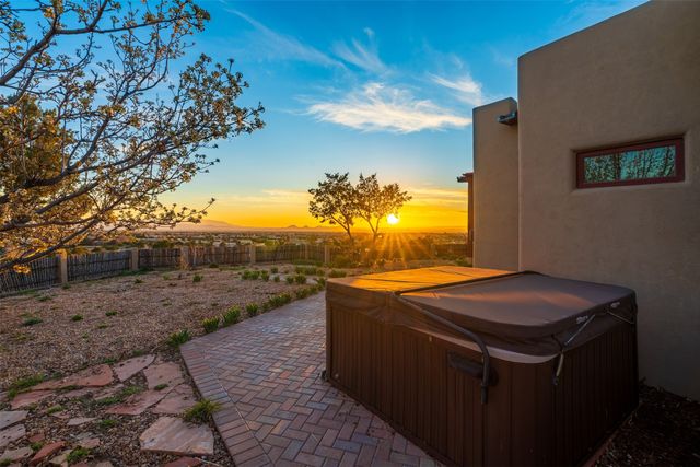 54 Calle Alexia, Santa Fe, NM 87508