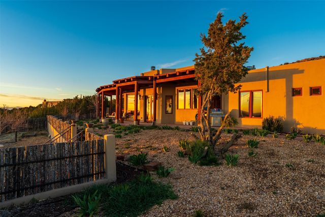 54 Calle Alexia, Santa Fe, NM 87508