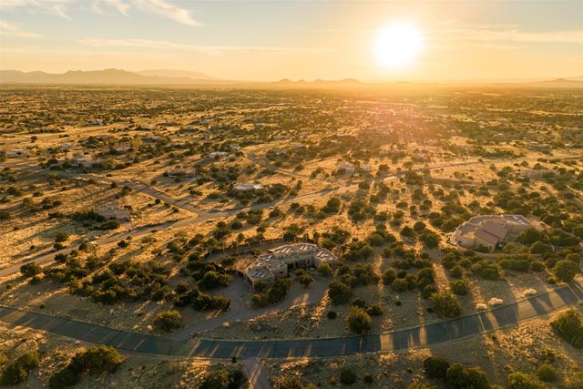 54 Calle Alexia, Santa Fe, NM 87508