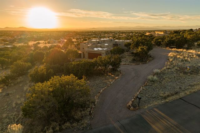 54 Calle Alexia, Santa Fe, NM 87508