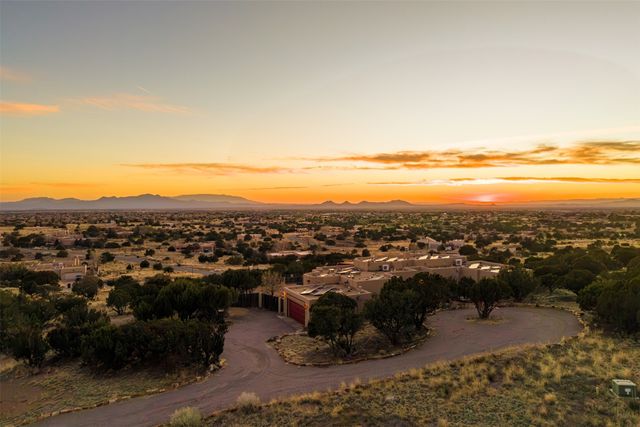 54 Calle Alexia, Santa Fe, NM 87508