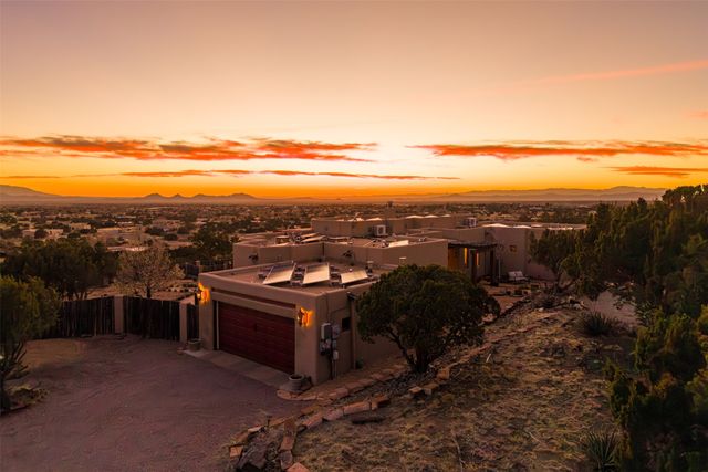 54 Calle Alexia, Santa Fe, NM 87508