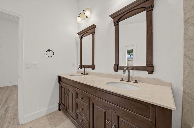 1015 BARTLETT COURT, Oviedo, FL 32765