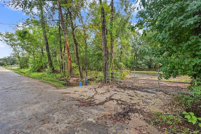480 County Road 3188, Cleveland, TX 77327