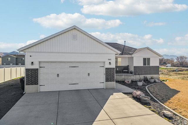 541 S 400 W, Tremonton, UT 84337