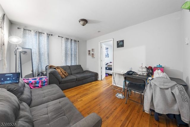 717 Mckinley St, Elizabeth City, NJ 07202