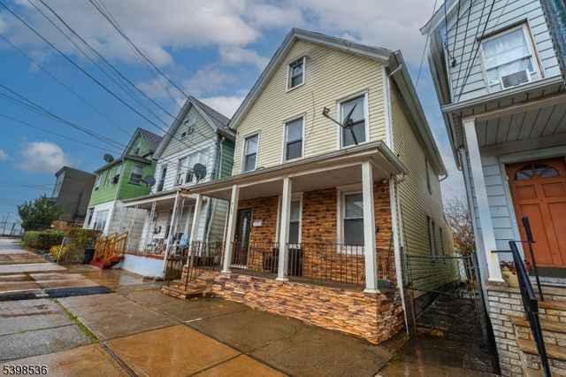 717 Mckinley St, Elizabeth City, NJ 07202