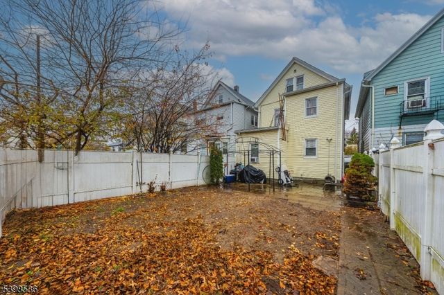 717 Mckinley St, Elizabeth City, NJ 07202