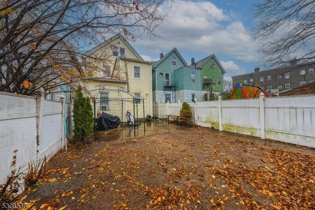 717 Mckinley St, Elizabeth City, NJ 07202