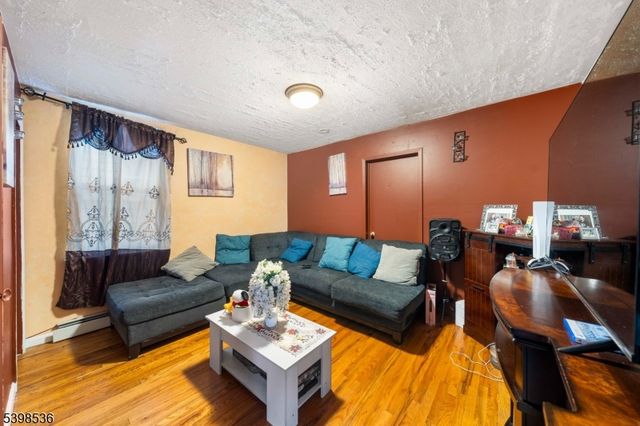 717 Mckinley St, Elizabeth City, NJ 07202