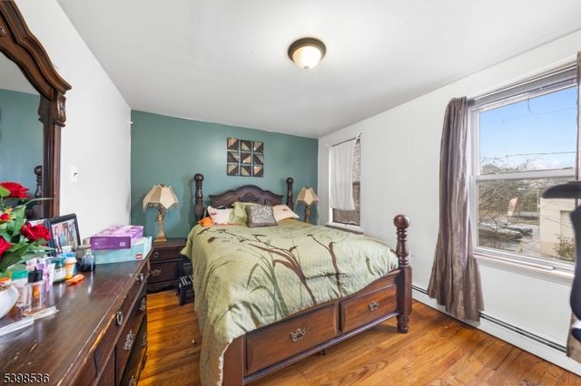 717 Mckinley St, Elizabeth City, NJ 07202