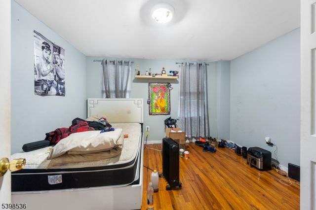 717 Mckinley St, Elizabeth City, NJ 07202