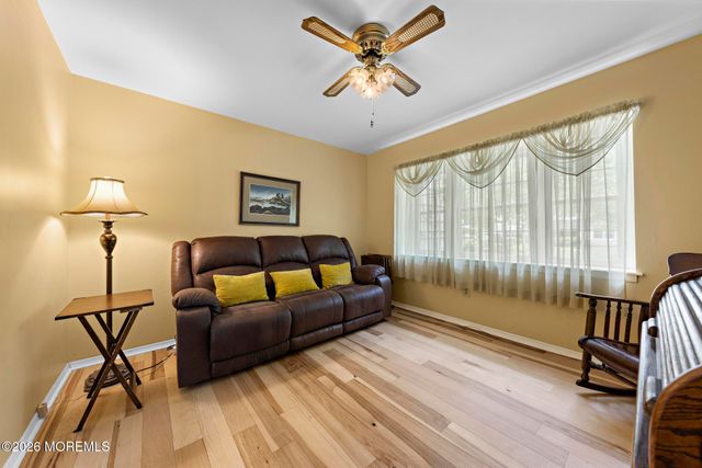 150 Idlebrook Lane, Aberdeen, NJ 07747