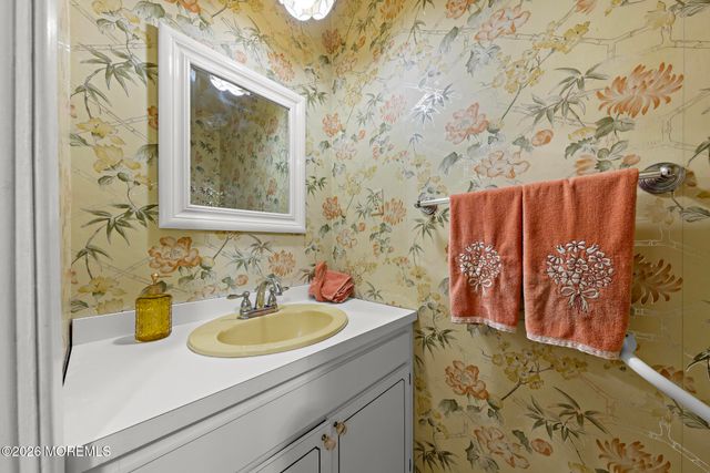 150 Idlebrook Lane, Aberdeen, NJ 07747
