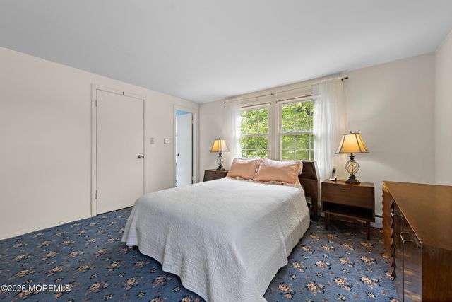 150 Idlebrook Lane, Aberdeen, NJ 07747