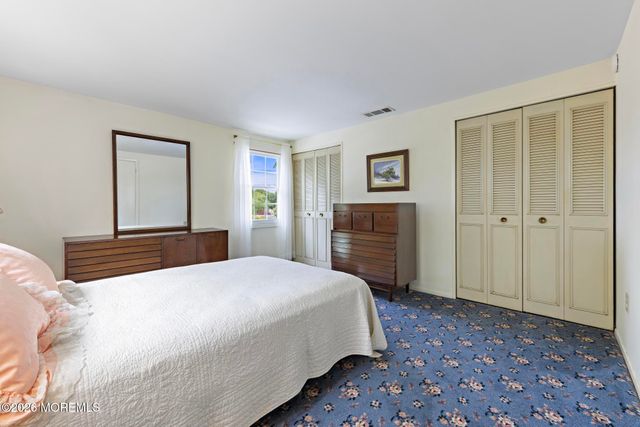 150 Idlebrook Lane, Aberdeen, NJ 07747