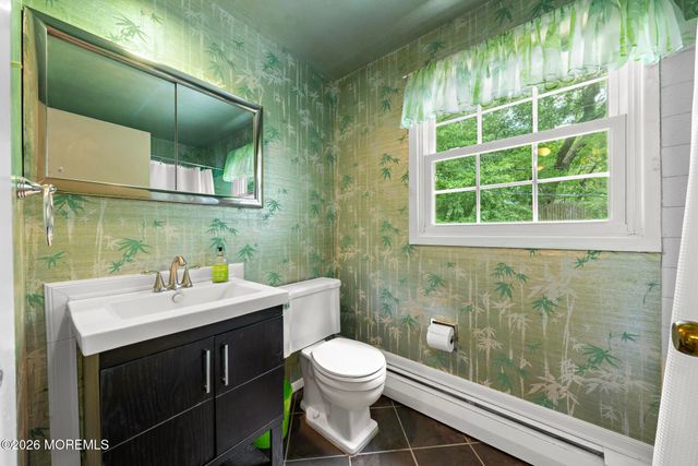 150 Idlebrook Lane, Aberdeen, NJ 07747