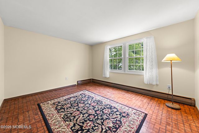 150 Idlebrook Lane, Aberdeen, NJ 07747