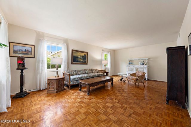 150 Idlebrook Lane, Aberdeen, NJ 07747