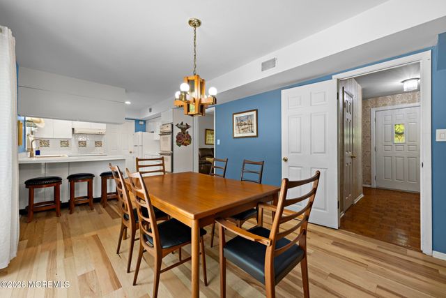 150 Idlebrook Lane, Aberdeen, NJ 07747