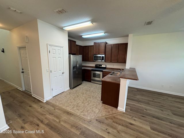 2700 Revolution Street 103, Melbourne, FL 32935