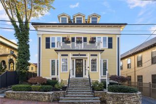 75 Pelham Street C, Newport, RI 02840