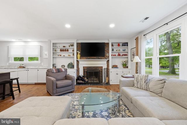 35 CHRISTOPHER MILL RD, Medford, NJ 08055