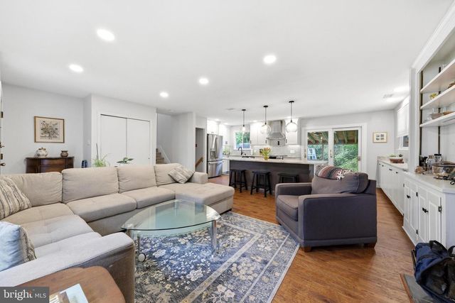35 CHRISTOPHER MILL RD, Medford, NJ 08055
