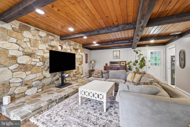 35 CHRISTOPHER MILL RD, Medford, NJ 08055